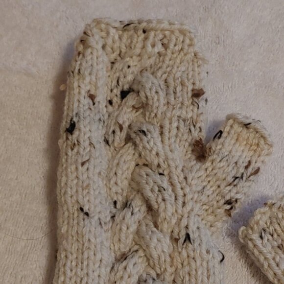 Handknit Fingerless cabled pattern mittens wrist warmers gloves ARAN TWEED - Picture 4 of 10